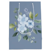 Watercolor Blue Floral Wedding Gift Bag Mittlere Geschenktüte (Rückseite)