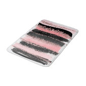 Watercolor-Bürste streicht Badematte (Schrägansicht)