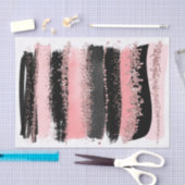 Watercolor-Bürste streicht Seidenpapier (Handwerk)