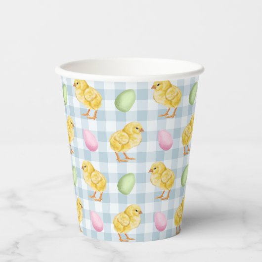 Watercolor Chick And Eggs On Blue Gingham Pattern Pappbecher (Vorderseite)