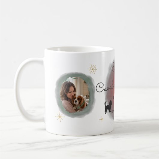 Watercolor Christmas Cavalier – Elegant Festive Kaffeetasse (Links)