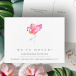 Watercolor Flamingo Änderung der Adresse Postkarte<br><div class="desc">Ankündigen Sie Ihr neues Nest mit unseren bezaubernden Postkarten "Adresswechsel", die die einfache, aber auffällige Aquarellkunst eines rosa Flamingos von Victoria Grigaliunas von Do Tell A Belle zeigen. Diese Postkarten eignen sich perfekt, um Ihren aufregenden Übergang mit Freunden und Familie zu teilen. Sie verkörpern eine Mischung aus Eleganz und Verspieltheit,...</div>