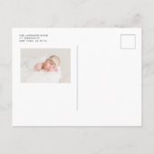 Watercolor Greenery & White Blume Muster Birth Ankündigungspostkarte (Rückseite)