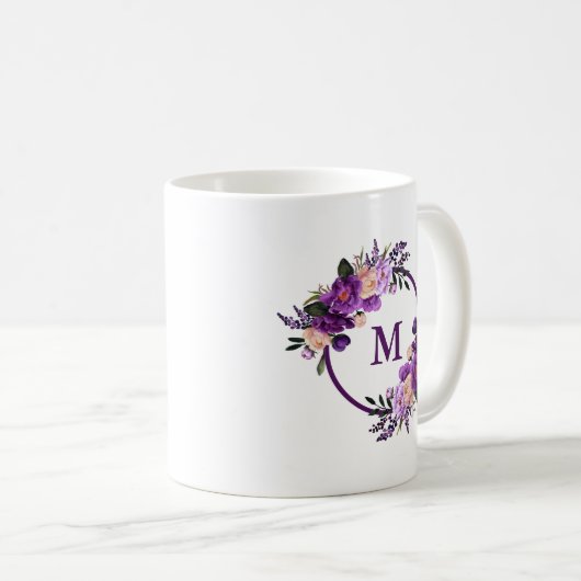 Watercolor-lila ultraviolettes Blumenmonogramm Kaffeetasse (VorderseiteRechts)