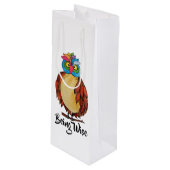 Watercolor Magical Owl mit Regenbogenfedern Geschenktüte Für Weinflaschen (Vorderseite Schrägansicht)