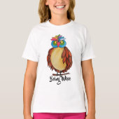 Watercolor Magical Owl mit Regenbogenfedern T-Shirt (Vorderseite)
