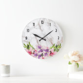 Watercolor Magnolias, Faux Marble Texture Wedding Große Wanduhr (Zuhause)
