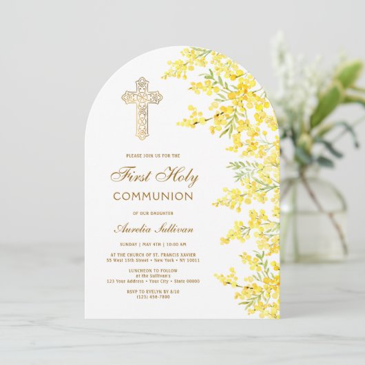 Watercolor Mimosa Arch First Communion Einladung (Stehend Vorderseite)