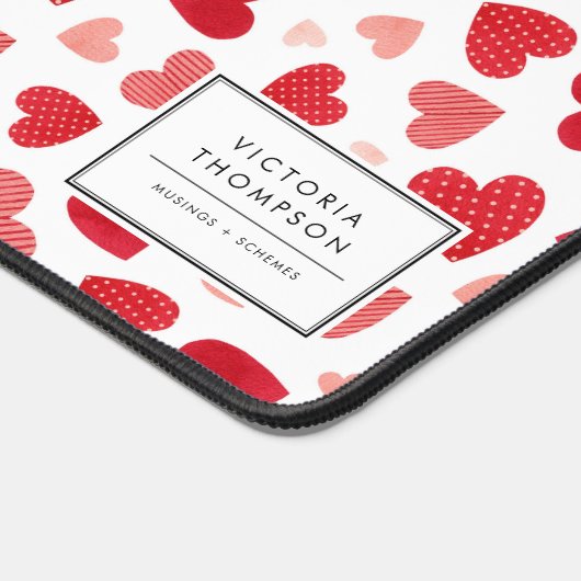 Watercolor Patchwork Red Hearts Pattern Schreibtischunterlage (Ecke)