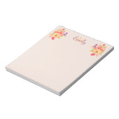 Watercolor Roses on Peachy Milk, Monogram Notizblock (Rotiert)