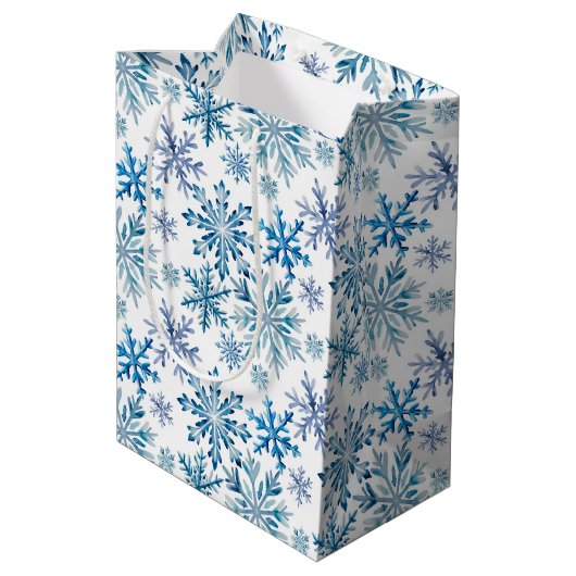Watercolor Snowflakes Pattern Mittlere Geschenktüte (Rückseite Schrägansicht)