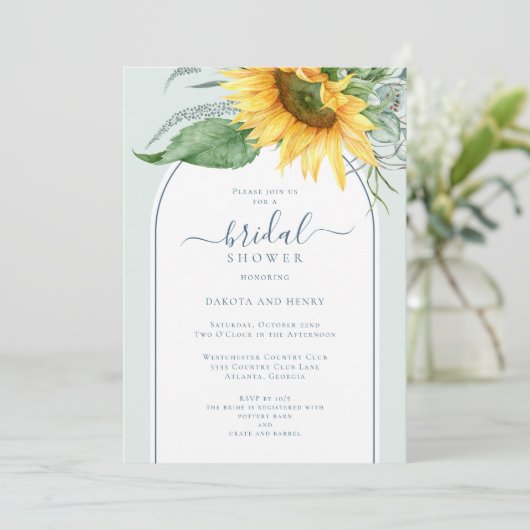 Watercolor Sonnenblumen-Script-Paare Brautparty Einladung (Stehend Vorderseite)