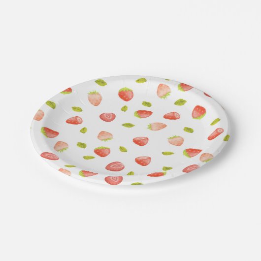 Watercolor Strawberry Birthday Party Pappteller (Schrägansicht)