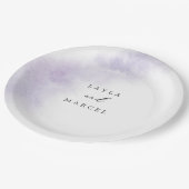 Watercolor Wash | Lila Hochzeitstorte Pappteller (Schrägansicht)