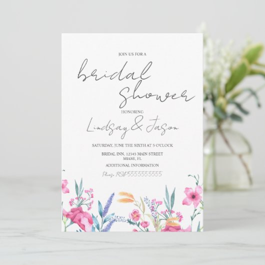 Watercolor Wild Blume Green Script Brautparty Einladung (Stehend Vorderseite)
