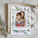 Watercolor Winter Greenery Jahreszeit Grüße Feiertagskarte<br><div class="desc">Senden Sie Ihre Weihnachtsgrüße stilvoll mit unserer individualisierbaren Foto-Urlaubskarte. Diese Karte zeichnet sich durch ein wunderschönes Aquarellbild im Winter aus, ergänzt durch elegante Imitate mit Goldfolienakzenten. Sie können Ihr Lieblings-Foto und eine personalisierte Nachricht hinzufügen. Egal, ob Sie Familienurlaub, Familienurlaub oder Familienurlaub wünschen, unsere botanische Foto-Urlaubskarte bietet einen atemberaubenden und personalisierten...</div>