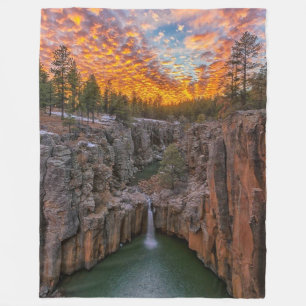 WATERFALL IM SUNSET Fleece Blanka