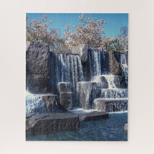 Waterfall Memorial Washington. Puzzle (Vertikal)