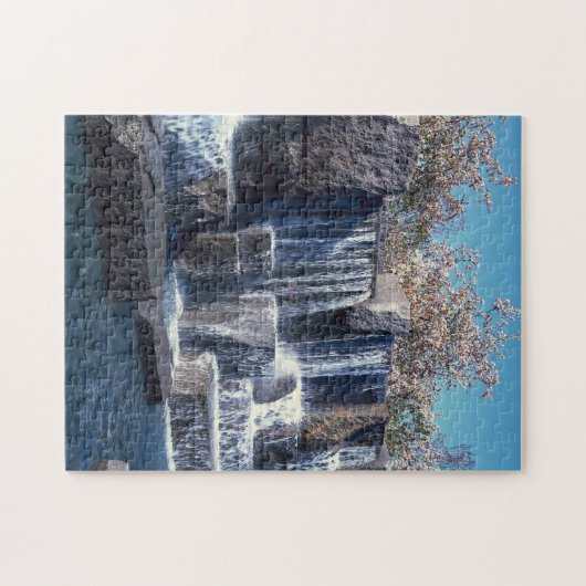Waterfall Memorial Washington. Puzzle (Horizontal)