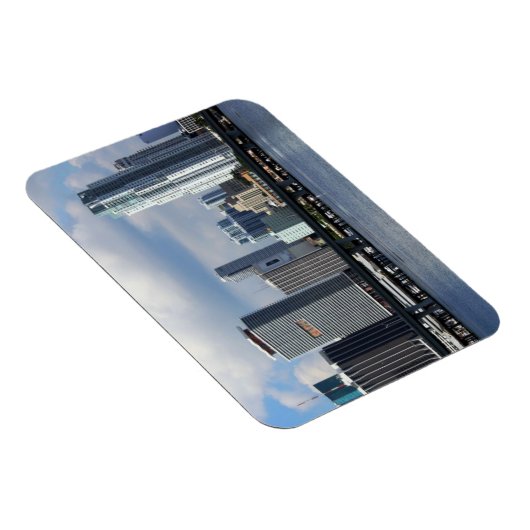 Waterfront view of Miami Magnet (Rechte Seite)