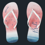 Watermelon Flip Flops Wedding Party Bride Sandals Badesandalen<br><div class="desc">Wassermelonen-Flip-Flops, die sich perfekt zum Kicken während oder nach Ihrer Hochzeit im Sommer oder Frühling! Das elegante Design besticht durch ein Aquarellonenkunstwerk in hübschen Marineblau- und Korallenrosa-Farbtönen mit aquamarinen Grün- und Minze-Touchs. Die Blues und das Meeresgrün der Wassermelonenrinde prägen den Ozean. Gehen Sie an einen Strand oder irgendwo heiß und...</div>