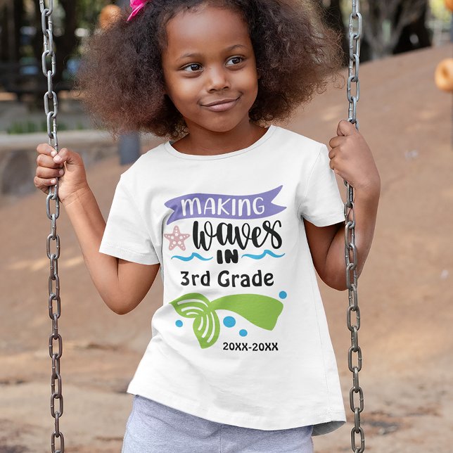 Wave in der Grundschule machen, Klasse hinzufügen, T-Shirt (Von Creator hochgeladen)