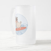 Wave reitet Hund auf Surfbrett mit Happy Mops Mattglas Bierglas (Vorderseite Links)