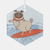 Wave reitet Hund auf Surfbrett mit Happy Mops Ornament Aus Glas (Vorderseite)