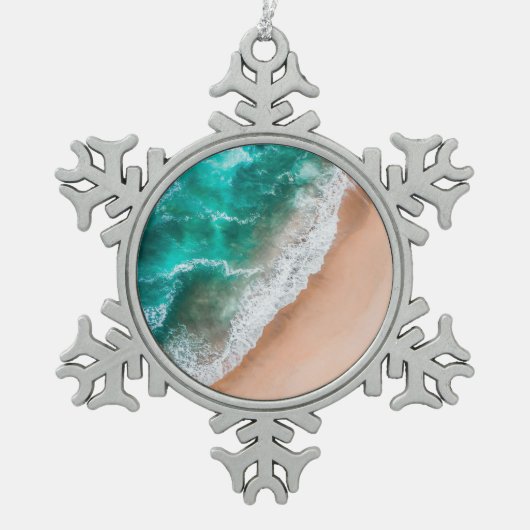 Waves am Sandy Beach Schneeflocken Zinn-Ornament (Vorderseite)