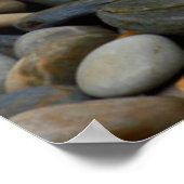 Waves Breaking Onto Pebbles Poster (Ecke)