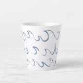 Waves Minimales Abstraktes Hand Drawn Sea Muster Milchtasse (Vorderseite)