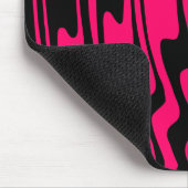 Wavey Stripey - Schwarz und Crimson Mousepad (Ecke)