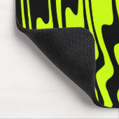 Wavey Stripey - Schwarz und Grün I Mousepad (Ecke)
