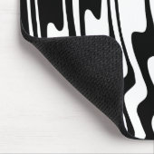 Wavey Stripey - Schwarzweiß Mousepad (Ecke)