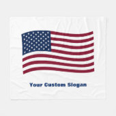 Wavy American Flag (mit Ihrem eigenen Slogan) Fleecedecke (Vorderseite (Horizontal))