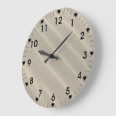Wavy Beach Sand Black Number Große Wanduhr (Winkel)
