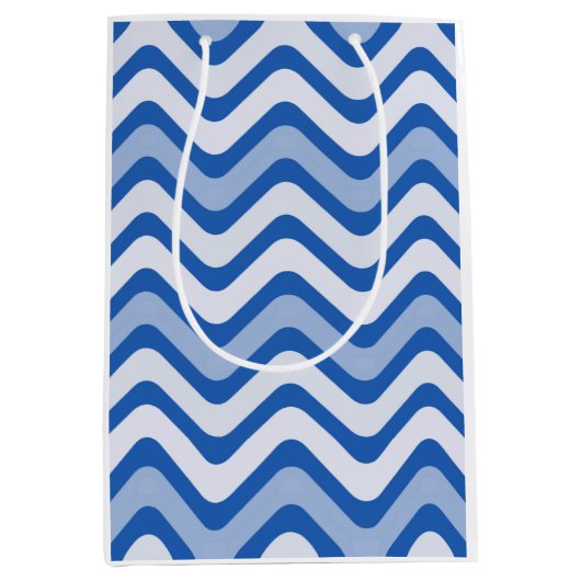 Wavy Blue Pattern Mittlere Geschenktüte (Vorderseite)