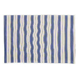 Wavy Blue und White Stripes Kissenbezug