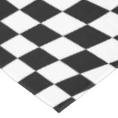 Wavy Checked Schwarz-weiß Checkerboard Tischdecke (Schrägansicht)