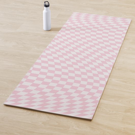 Wavy Checkered Pastel Pink Checkerboard Pattern Yogamatte (Beispiel)