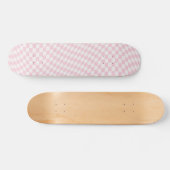 Wavy Checkered Pastell Pink Checkerboard Muster Skateboard (Horizontal)