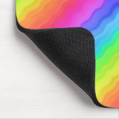 Wavy Diagonal farbenfrohe Regenbogendesign Mousepad (Ecke)