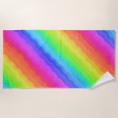 Wavy Diagonal farbenfrohe Regenbogendesign Strandtuch (Vorderseite)