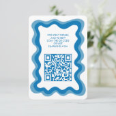 Wavy Frame Chic Moderne Custom QR Bar Bat Mitzvah Begleitkarte (Stehend Vorderseite)