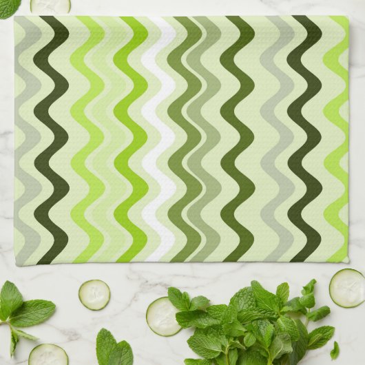 Wavy Groovy Stripes Light Green Geschirrtuch (Gefaltet)