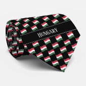 Wavy Hungary Flaggenmuster Krawatte (Gerollt)