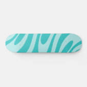 Wavy Loops Retro Abstraktes Muster in Aqua Aquamar Skateboard (Horizontal)