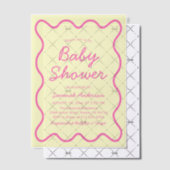 Wavy moderne, kurvenreiche Retro Rosa gelbe Babydu Pergament Einladungen (Versetzt (Einladung))