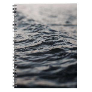 Wavy Ocean tagsüber Notizblock