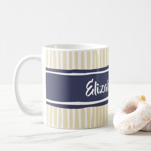 Wavy Painterly Stripes Navy und Creme mit Namen Kaffeetasse (Mit Donut)